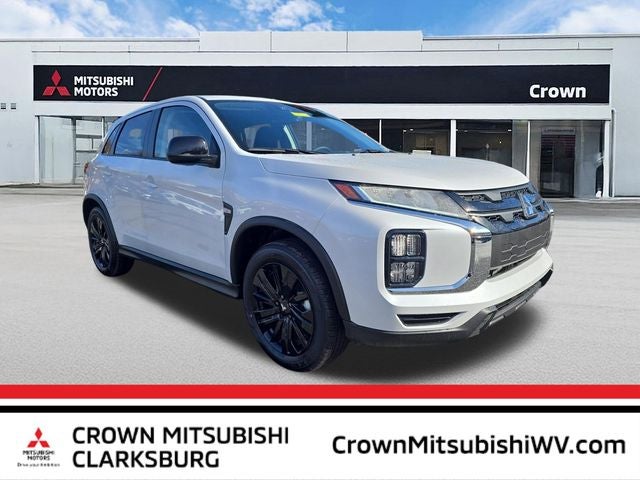 2026 Mitsubishi Outlander Sport 2.0 LE in White Diamond — front three-quarter view