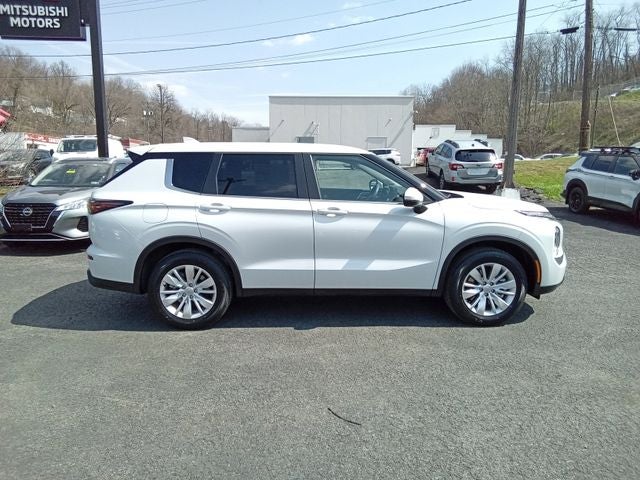 2026 Mitsubishi Outlander — rear three-quarter view