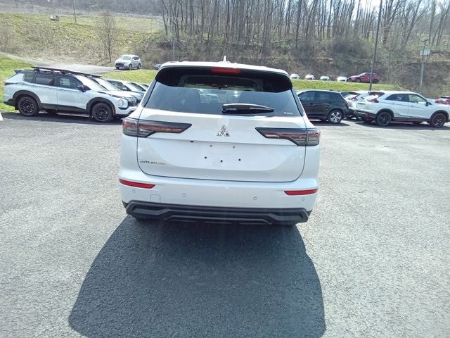 2026 Mitsubishi Outlander — detail view