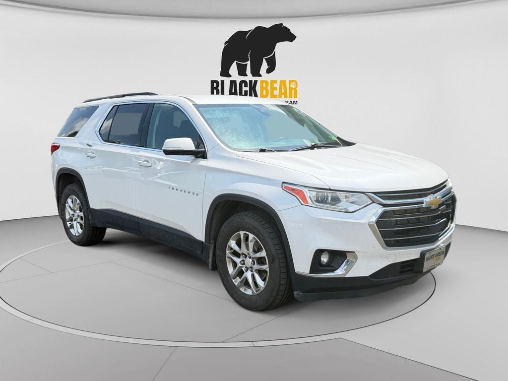 2020 Chevrolet Traverse AWD LT Cloth in Iridescent Pearl Tricoat — front three-quarter view