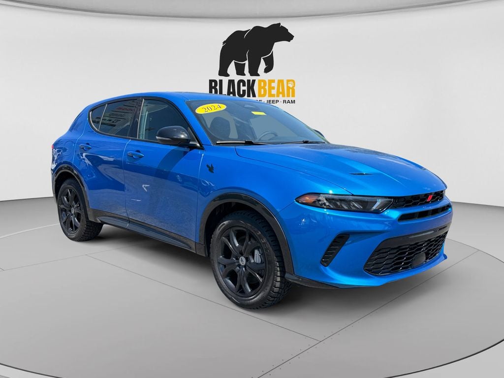 2024 Dodge Hornet R/T EAWD in Blu Bayou — front three-quarter view